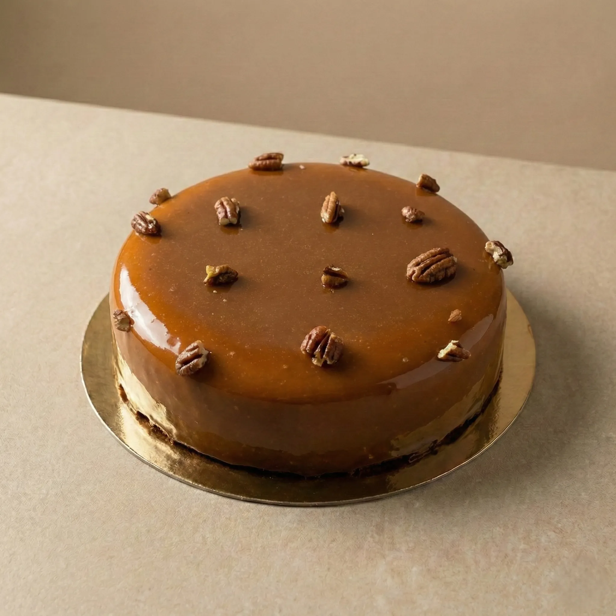 Entremet Crunchy Caramel beurre salé et noix de pécan caramélisées